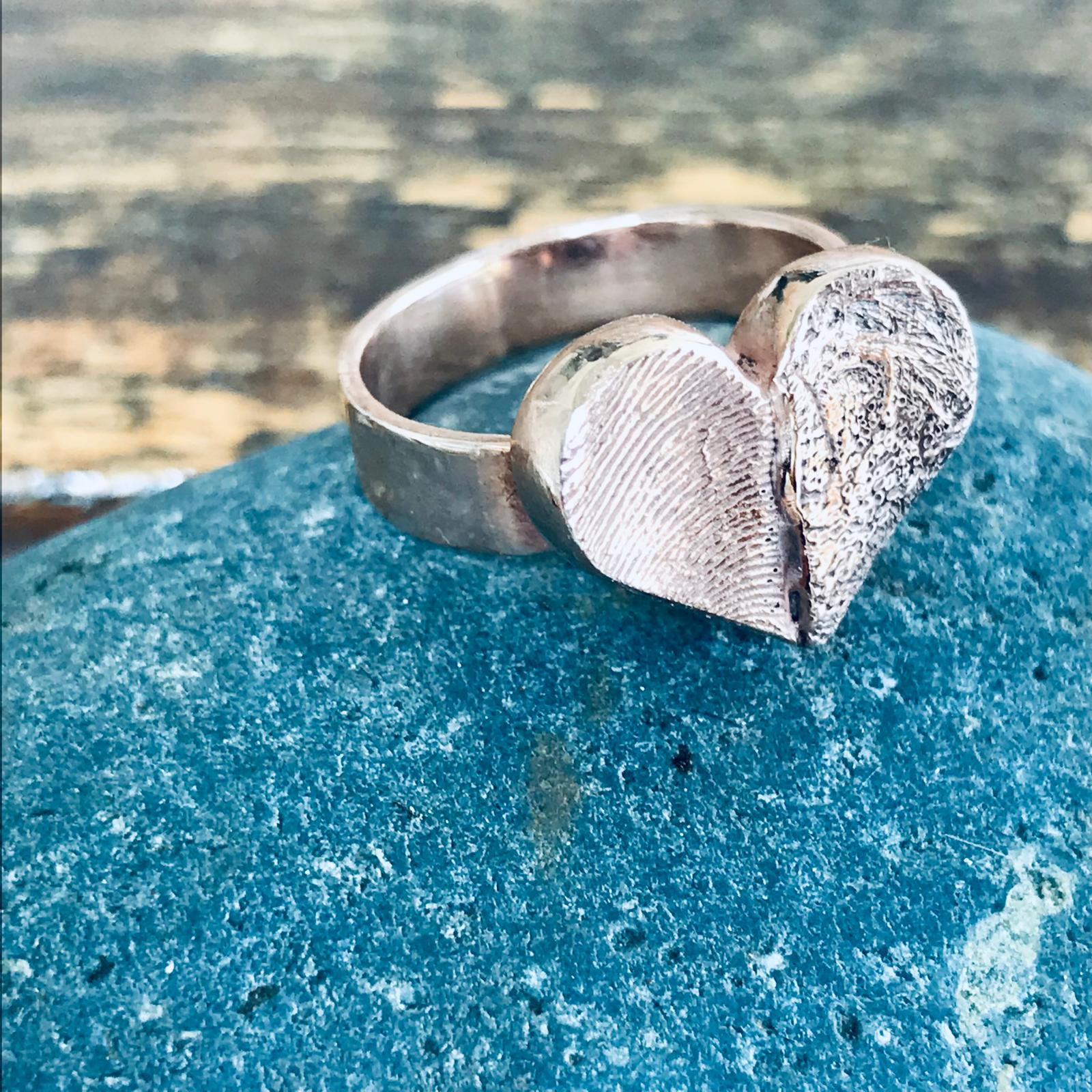 925 sterlng silver heart shaped paw and fingerprint ring